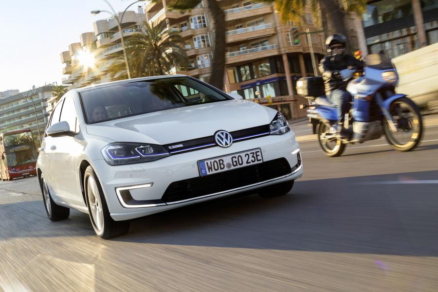  Volkswagen e-Golf 2017 года  (WW) (фото 9 из 49)